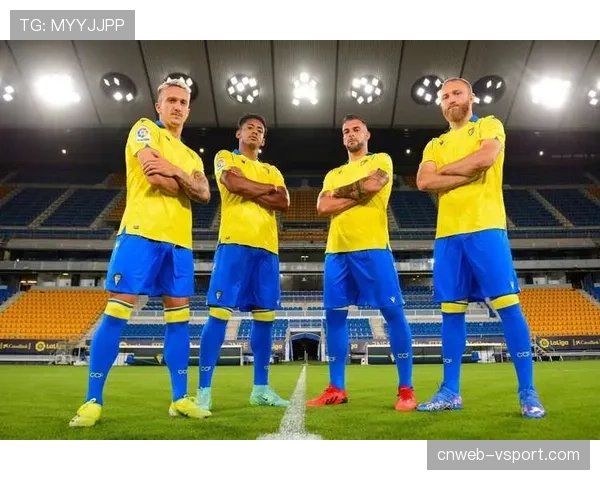 保级关键战前，加的斯主帅称将坚持两翼起球找寻高中锋的战术